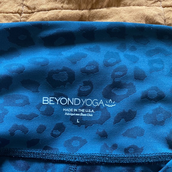 Beyond yoga leggings in teal size large - Picture 3 of 3